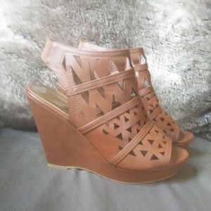 Madden Girl sz 9.5 - never worn - tan cutout wedge